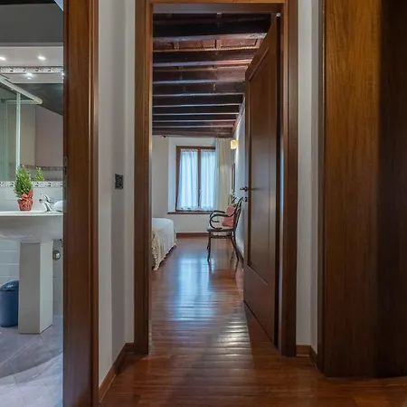 Guesthost - Exclusive Duplex In The Center X9! * Ferrara