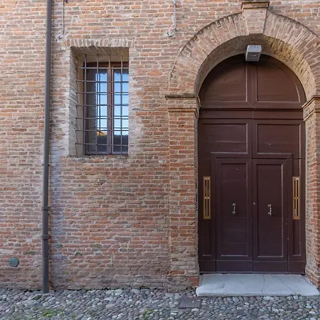 Exclusive Duplex In The Center X9! * Ferrara