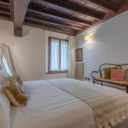 Guesthost - Exclusive Duplex In The Center X9! Ferrara