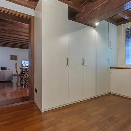 Guesthost - Exclusive Duplex In The Center X9! *