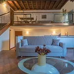 Διαμέρισμα Guesthost - Exclusive Duplex In The Center X9!