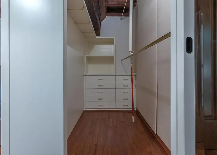 Guesthost - Exclusive Duplex In The Center X9! فيرّارا