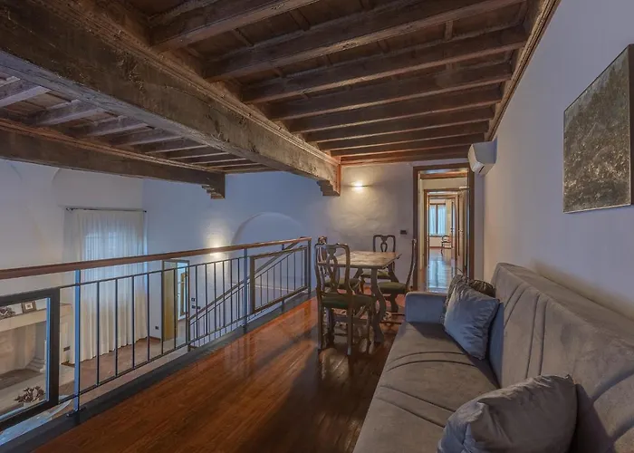 شقة Guesthost - Exclusive Duplex In The Center X9!