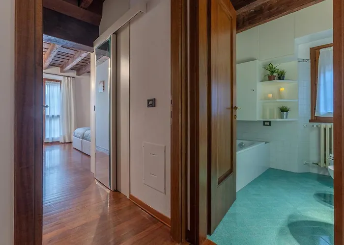 شقة Guesthost - Exclusive Duplex In The Center X9! فيرّارا