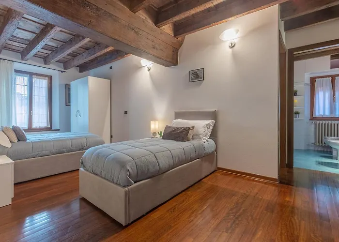 Guesthost - Exclusive Duplex In The Center X9! * Ferrara